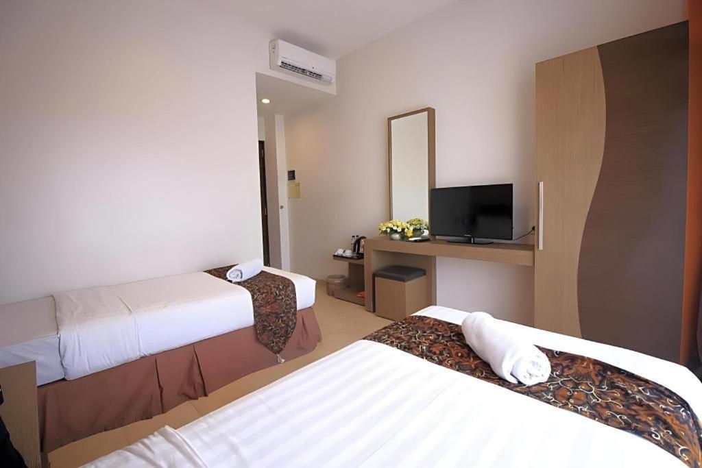 Grand Malioboro Yogyakarta Hotel Exterior foto