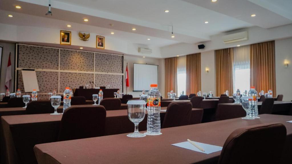 Grand Malioboro Yogyakarta Hotel Exterior foto