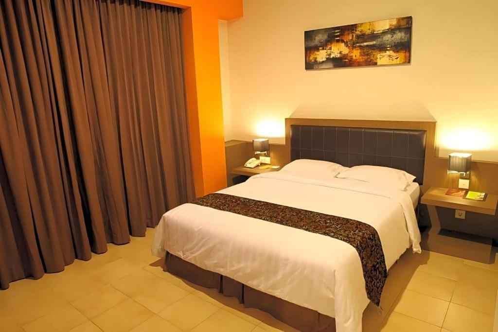 Grand Malioboro Yogyakarta Hotel Exterior foto