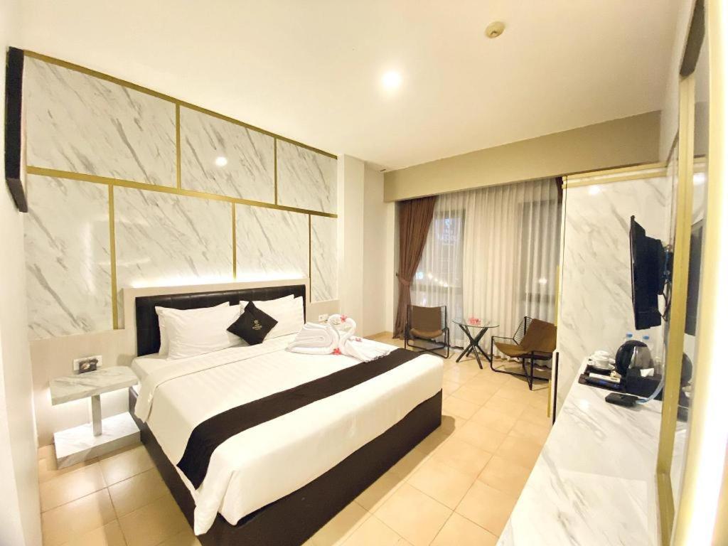 Grand Malioboro Yogyakarta Hotel Exterior foto