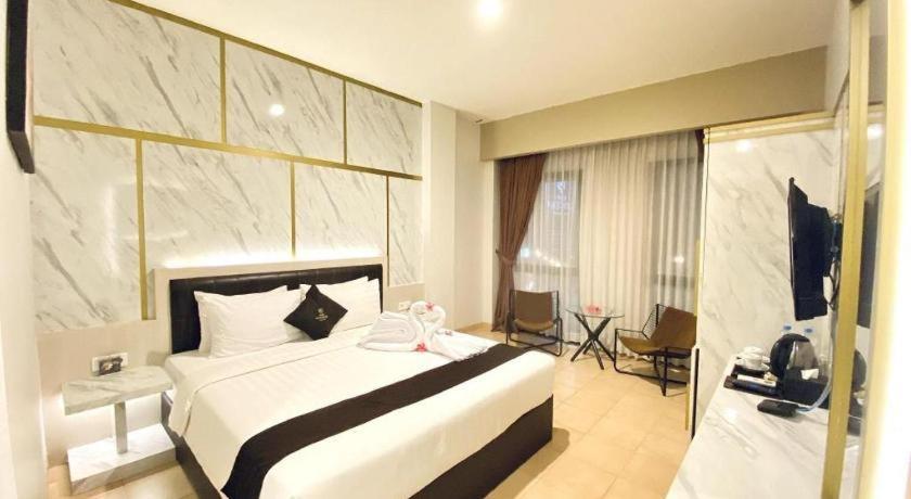 Grand Malioboro Yogyakarta Hotel Exterior foto