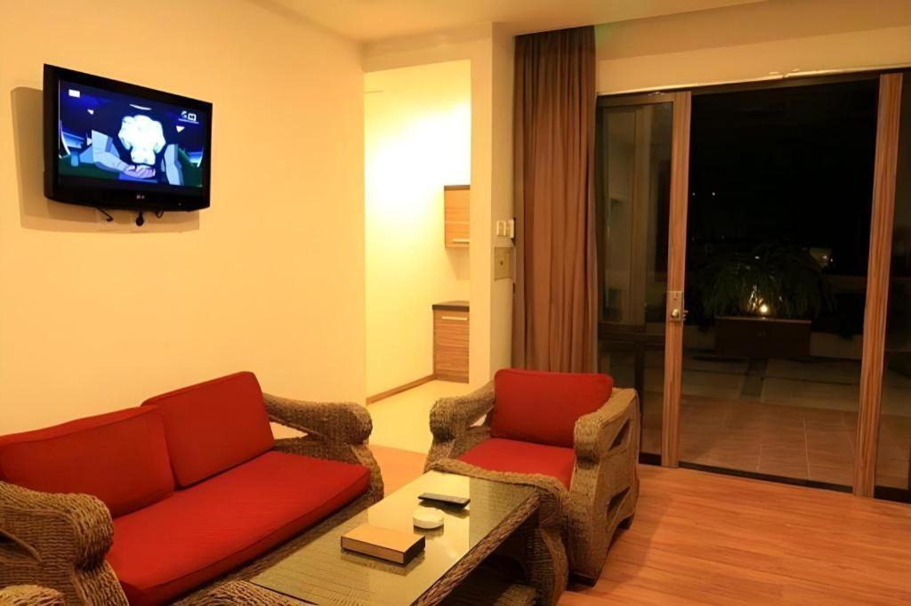 Grand Malioboro Yogyakarta Hotel Exterior foto