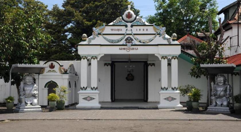 Grand Malioboro Yogyakarta Hotel Exterior foto